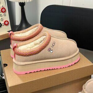 Ugg Tazz Love ‘25 Arroyo Tropical Pink Slippers Limited Edition